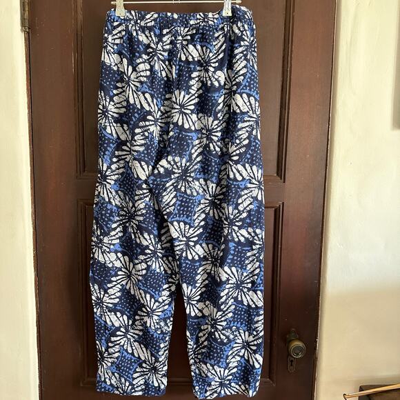 XIRENA | Blue Batik Print Cotton Gauze Draper Pants | Blue Petal | Size Large - Picture 2 of 5